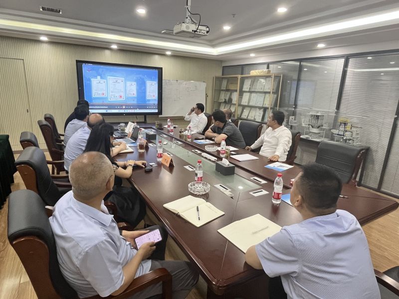 海外客户莅临考察 双方聚焦四电极直流电石炉深入技术交流